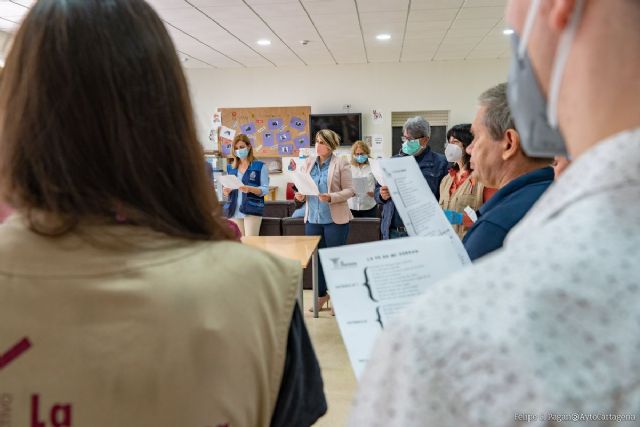 El Ayuntamiento trabajará con las entidades sociales y la CARM para mantener la atención a los 'sin techo' cobijados