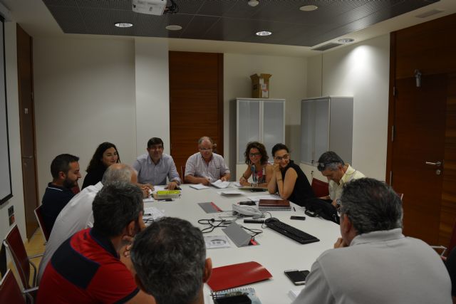 Comienzan las negociaciones con los empleados municipales para sentar las bases de la funcionarización