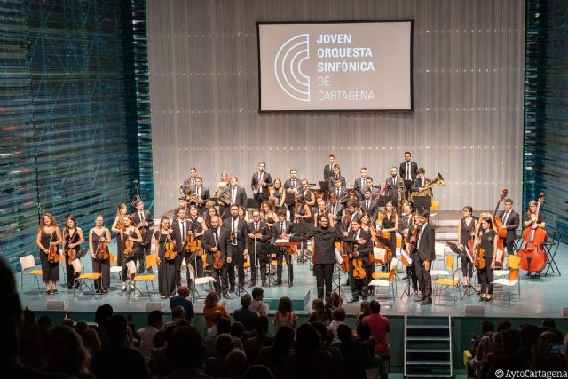 La Joven Orquesta Sinfónica de Cartagena maravilla al público de El Batel con su viaje ´Hacia un nuevo mundo´