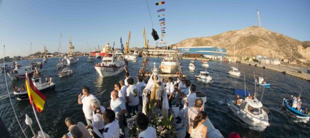 La Virgen del Carmen se hace de nuevo a la mar para festejar su día