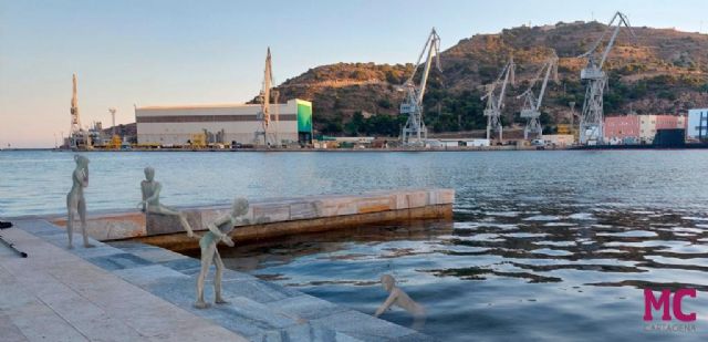 MC Cartagena propondrá una mejor ubicación para las esculturas de la infancia ubicadas en la Plaza de las Puertas de San José