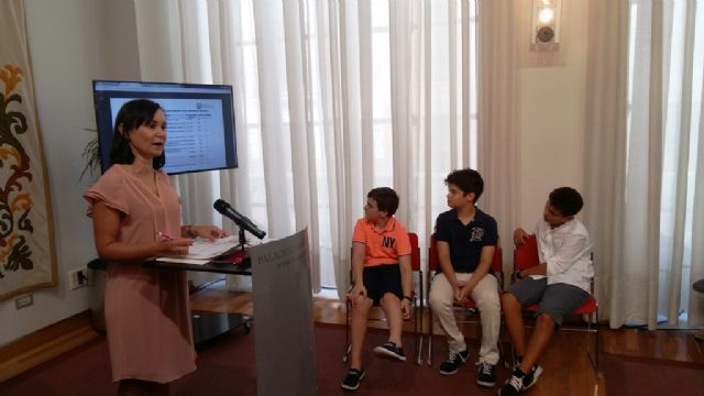 Isabel García reafirma el compromiso de MC con 'formalizar una democracia más real' a través de los Presupuestos Participativos