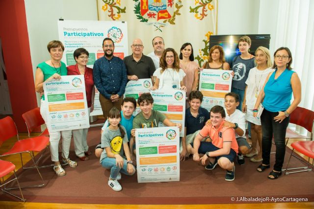 Alumnos del Virgen del Carmen y San Isidoro podran elegir como mejorar sus centros educativos dentro de los Presupuestos Participativos