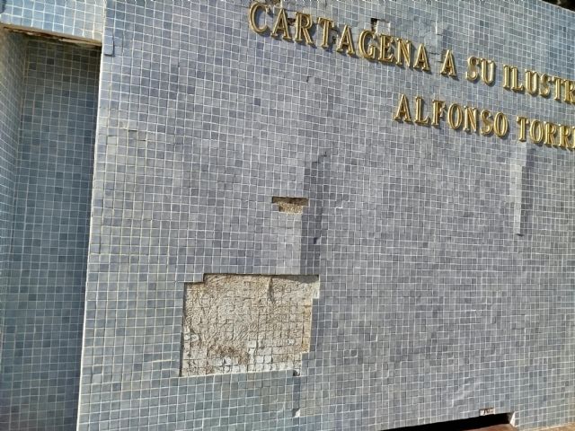 El Partido Cantonal de Cartagena pide la restauración de los elementos ornamentales del Parque Torres