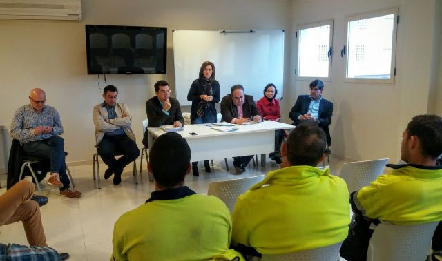 Castejon explica a los trabajadores como se va a llevar a cabo la disolucion del IMSEL