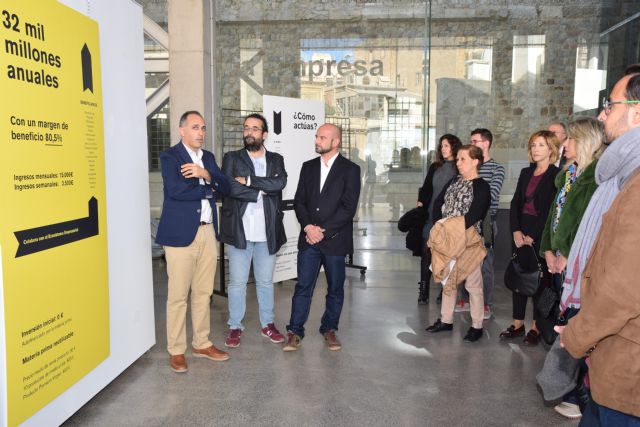 Una exposición en la UPCT denuncia la trata de personas y la explotación sexual