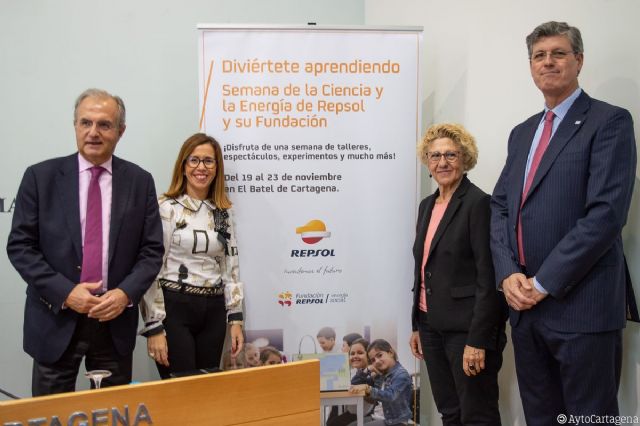 Ayuntamiento y Repsol acercan los avances científicos a los jóvenes en la Semana de la Ciencia y la Energía