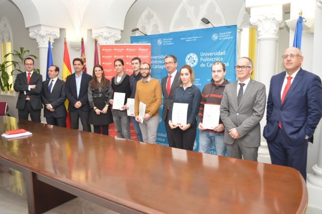 Los becarios Santander de la Politécnica de Cartagena recogen sus credenciales