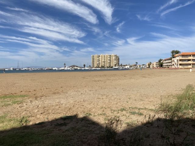 MC: Arroyo y Castejón convierten las playas de Cartagena en lugares inhóspitos y sucios