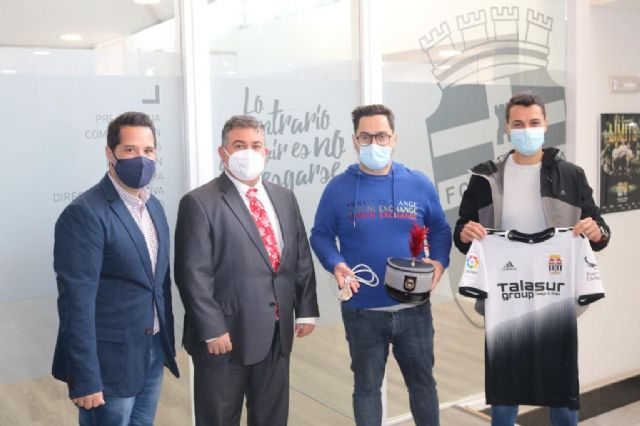 La Asociación Juvenil de Tambores 'Quillo', otorga el nombramiento de padrino para 2022 a Paco Belmonte, como presidente del F.C. Cartagena