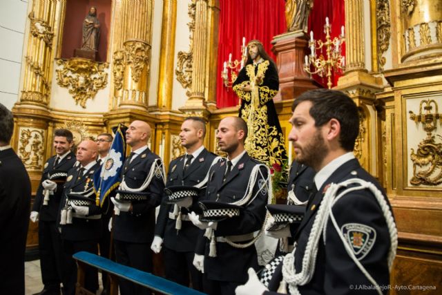 El Cristo de la Divina Misericordia entrega madellas a Castejón, Calderón y Aznar