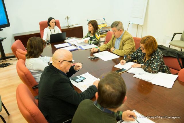 La gestion de los centros de Estancias Diurnas de El Algar y Los Dolores registra 18 ofertas