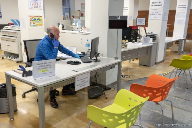 Los servicios administrativos se adaptan a la nueva situación de una administración sin ciudadanos en las oficinas