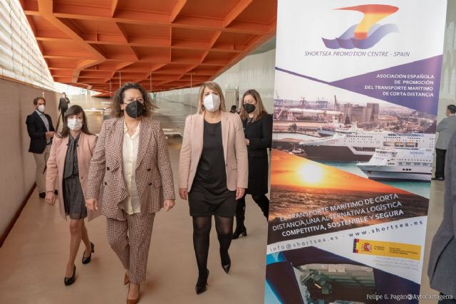 Cartagena defiende su posición estratégica para liderar el transporte marítimo de corta distancia