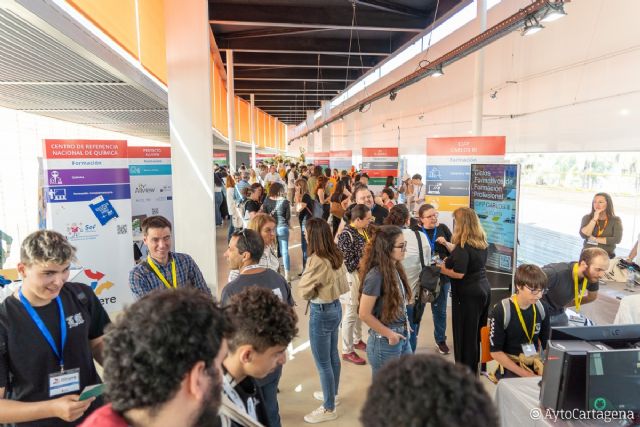 Cartagena se posiciona como destino laboral ante más de 4.000 estudiantes