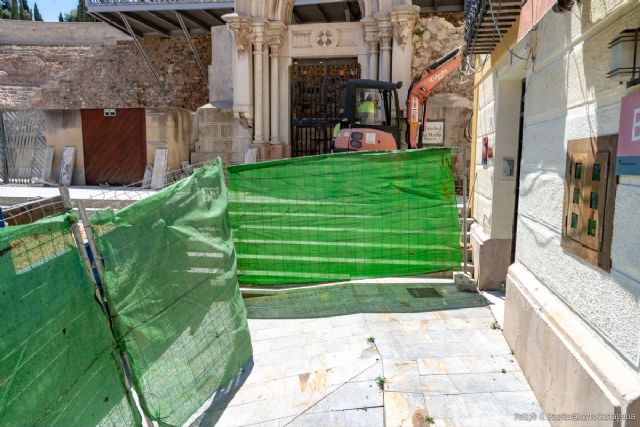 Mejora en la red pluviales y alcantarillado en la calle Osario y Cuesta de la Baronesa