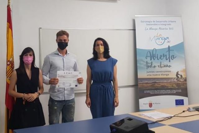 Los 12 participantes del curso de socorrista acuático de la ADLE reciben sus diplomas