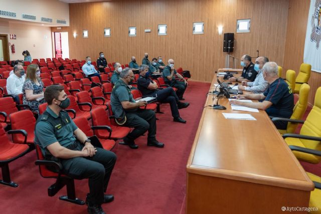 Más de treinta coches de Policía Local, Nacional y Guardia Civil garantizarán que se cumpla la normativa en la Noche de San Juan