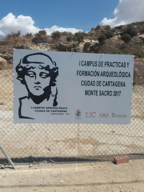 MC Cartagena celebra que su presión haya obligado a la Alcaldía socialista a organizar el III Campus de Arqueología en el Monte Sacro