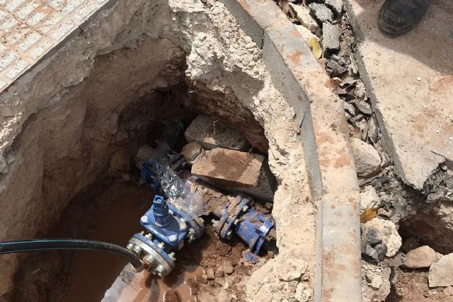 Infraestructuras mejora las deficiencias y el servicio de agua en dos calles de La Aljorra