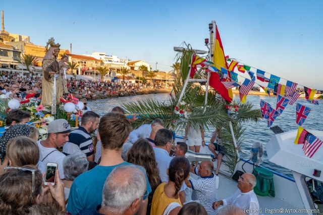La Virgen del Carmen surca los mares en Cabo de Palos
