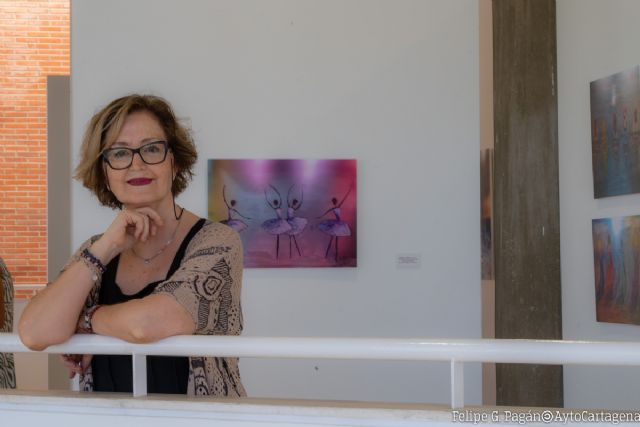 	 Vicenta Sánchez crea una exposición fotográfica utilizando productos culinarios y cosméticos