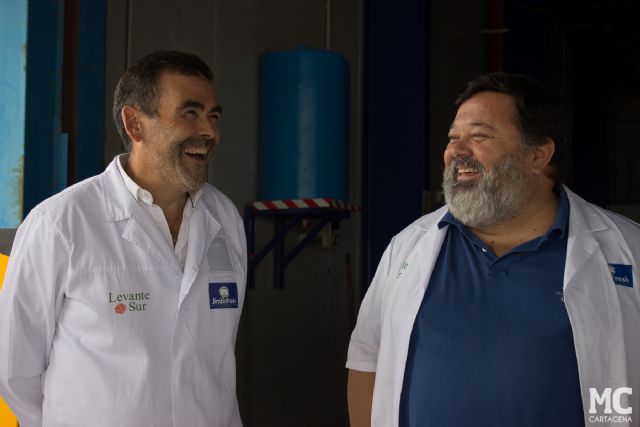 MC visita las instalaciones de la cooperativa Levante Sur y Jimbo Fresh en La Puebla