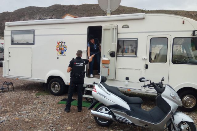 Policía Local advierte de los peligros de aparcar autocaravanas en zona de ramblas