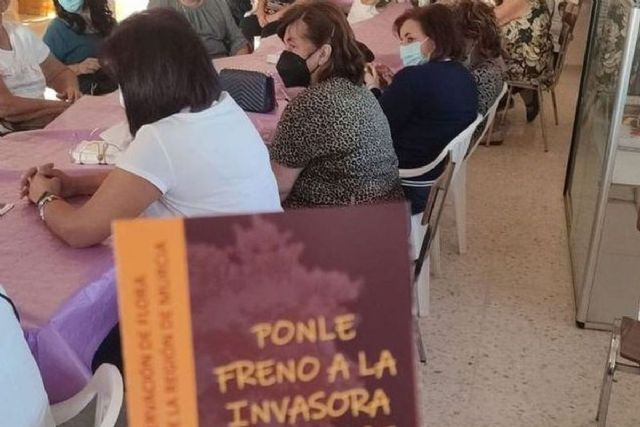 Las plantas invasoras, en el Día de la Mujer Rural