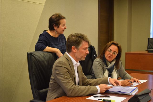 La Asamblea insta a  la conservación y protección de los restos del puerto romano hallados en la Casa Llagostera