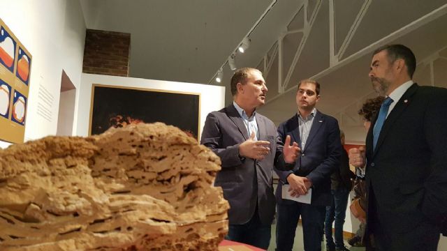 El Museo Arqueologico presenta una muestra sobre el yacimiento paleontologico de Cueva Victoria