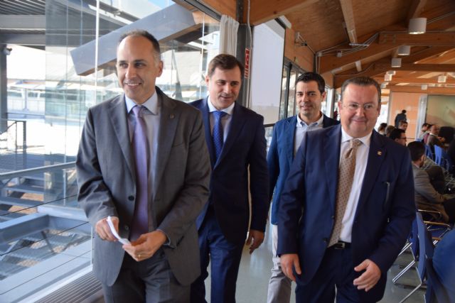 Promotores y constructores buscan en la Universidad innovación para el sector inmobiliario