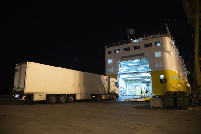 Arranca la primera línea marítima directa a Francia en el Puerto de Cartagena con el cartel de completo