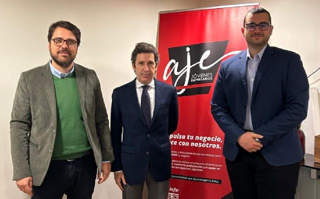 AJE Cartagena, la Comunidad Autónoma y el Ayuntamiento crearán una mesa de trabajo para ayudar a autónomos, cooperativas y empresas de inserción