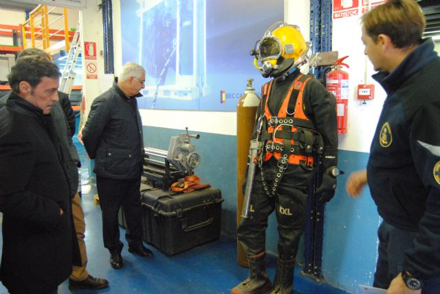 Los servicios de Salvamento Marítimo en Cartagena prestaron auxilio a cerca de 600 personas durante el pasado año