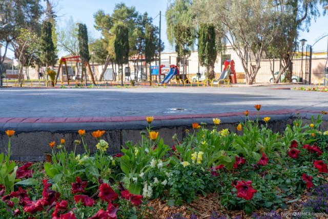 El emblemático parque Antoñares de Los Barreros renueva su imagen