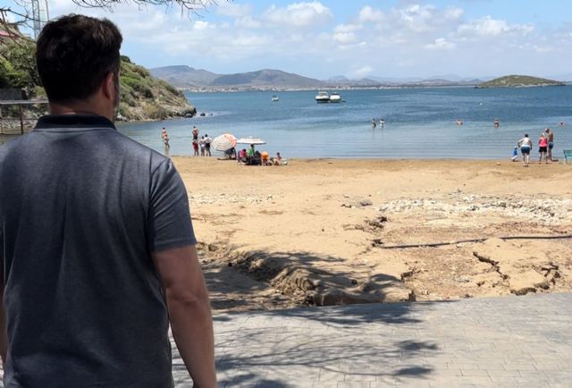 MC: La falta de apuesta turística del gobierno de Arroyo deja desiertos seis chiringuitos de nuestro litoral