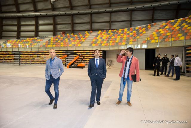 El Palacio de Deportes ya tiene luz y se sigue trabajando en su puesta a punto