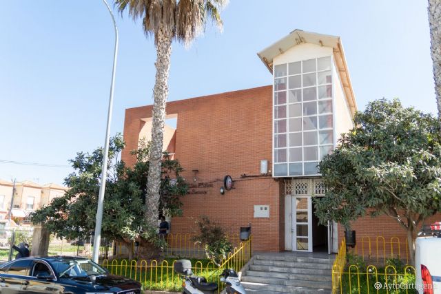 Infraestructuras realiza trabajos para reparar instalaciones de baja tensión en cinco locales sociales del municipio