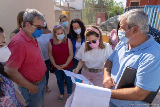 El Ayuntamiento cumple con el calendario de la retirada del amianto en los colegios del municipio