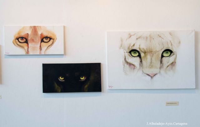 Los funcionarios del Ayuntamiento exponen sus obras en El Luzzy con motivo de Santa Rita
