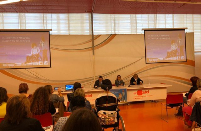Participantes del Programa Mixto ADLE-ASTUS asistieron a las II Jornadas de Sensibilizacion sobre asistencia personal