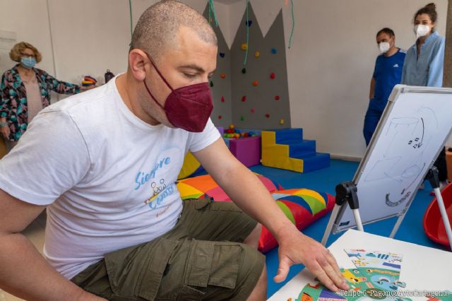 Servicios Sociales subvenciona la nueva sala de integración sensorial de Astrade