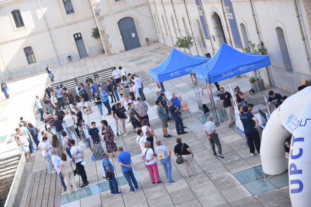 La UPCT exhibe la practicidad y empleabilidad de sus estudios en una jornada de Puertas Abiertas con 300 asistentes