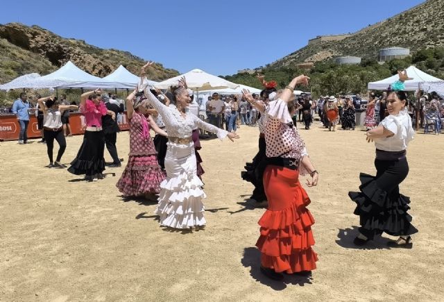 La Algameca Chica se llenó de música, gastronomía y alegría en la celebración de su Cruz de Mayo