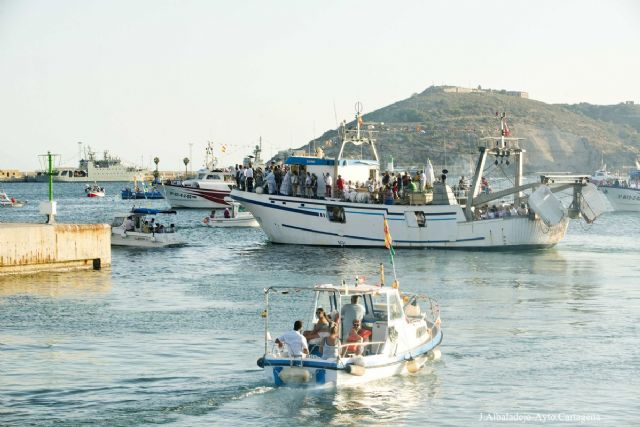 Santa Lucia se vuelca en la celebracion de la Virgen del Carmen