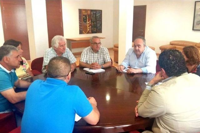 El concejal de Servicios Municipales y las asociaciones del Taxi alcanzan un acuerdo