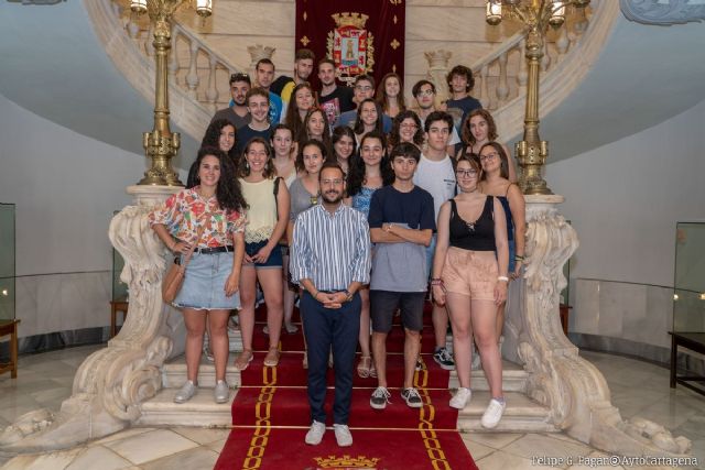 Arranca en el Anfiteatro el Campo de Voluntariado Juvenil ´Baja a la arena y toca la Historia´