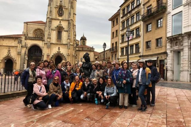 Los clubes de lectura de las Bibliotecas Municipales de Cartagena participan en un encuentro literario con la ganadora del Premio Princesa de Asturias de las Letras