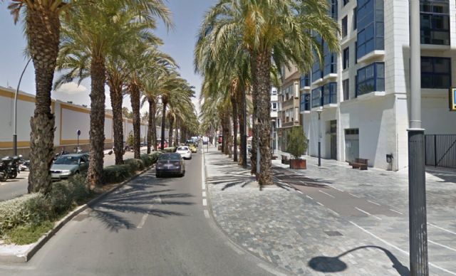 Corte de tráfico el domingo en la calle Real por el montaje de una grúa